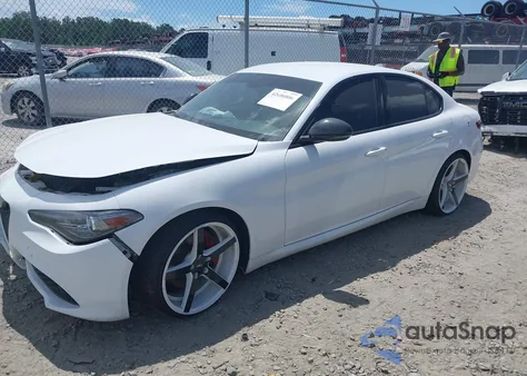 2019 Alfa Romeo Giulia Sport Rwd z USA, uszkodzony, nr VIN ZARFAMAN7K7608316